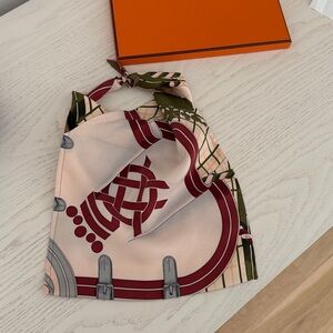 BNIB Hermes petit h furoshiki silk scarf handbag $650 purchased in Paris 2/2026